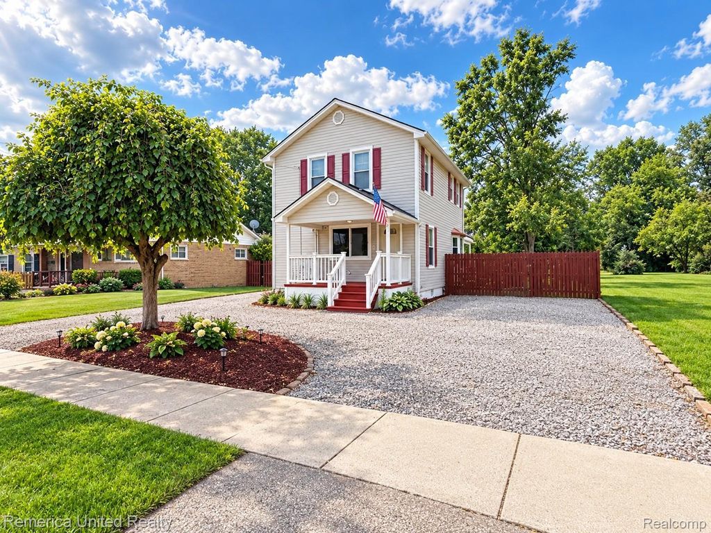 52431 Washington Street, New Baltimore
