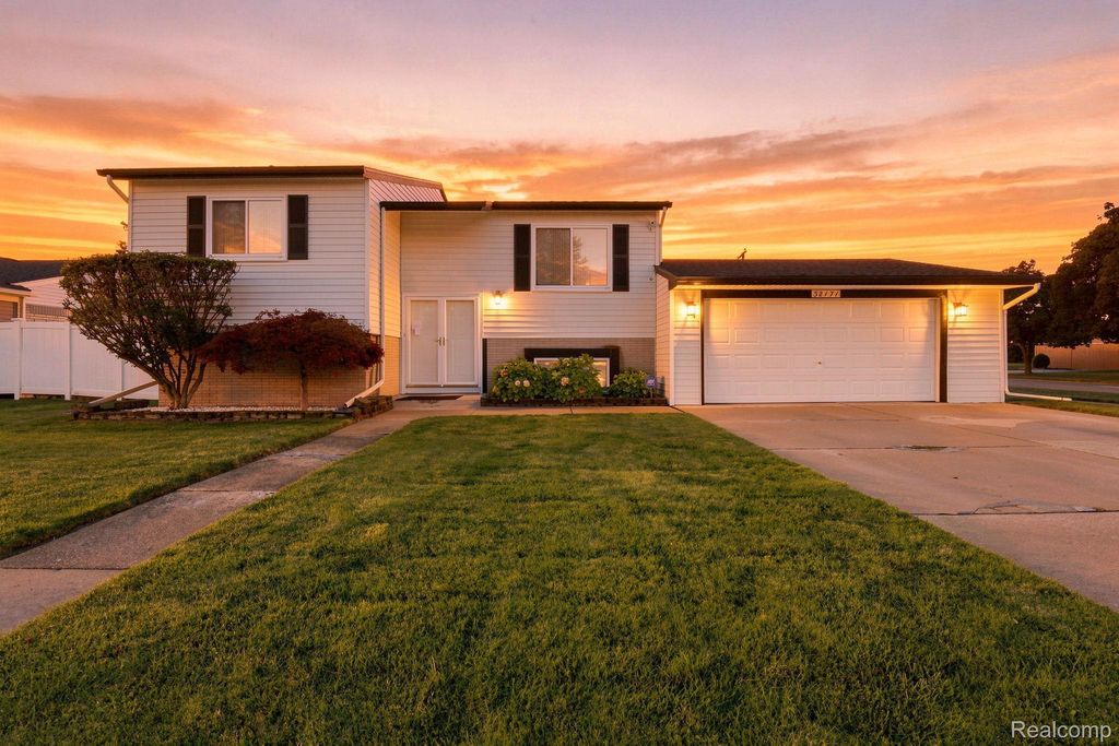 32171 Belcrest Road, Brownstown