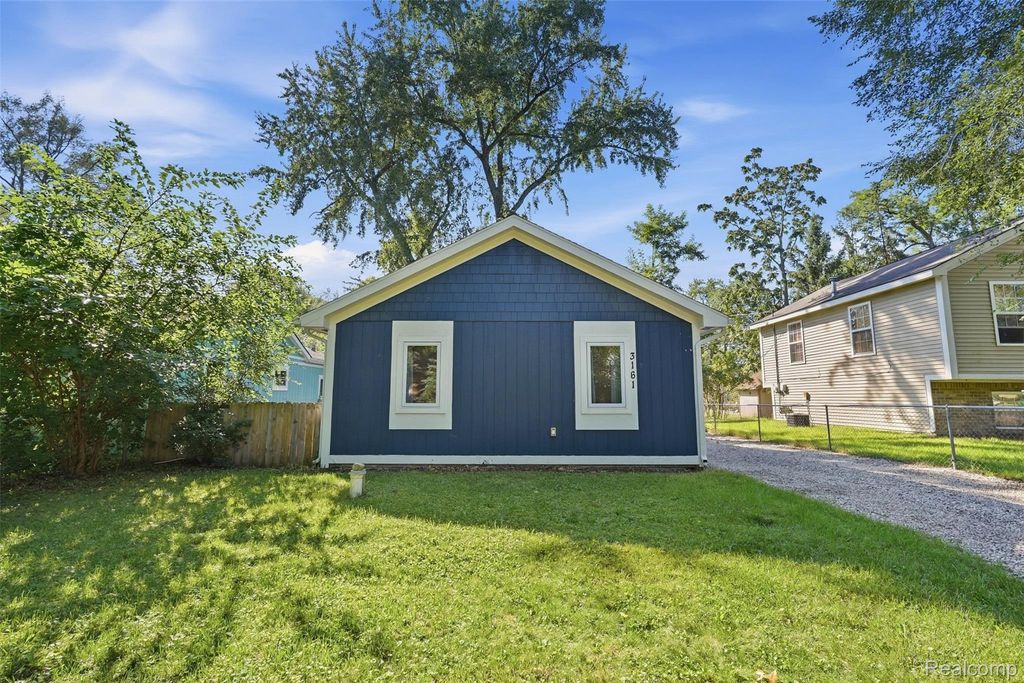 3161 Terry Street, Commerce Twp