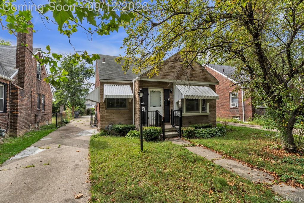 18681 Blackmoor Street, Detroit
