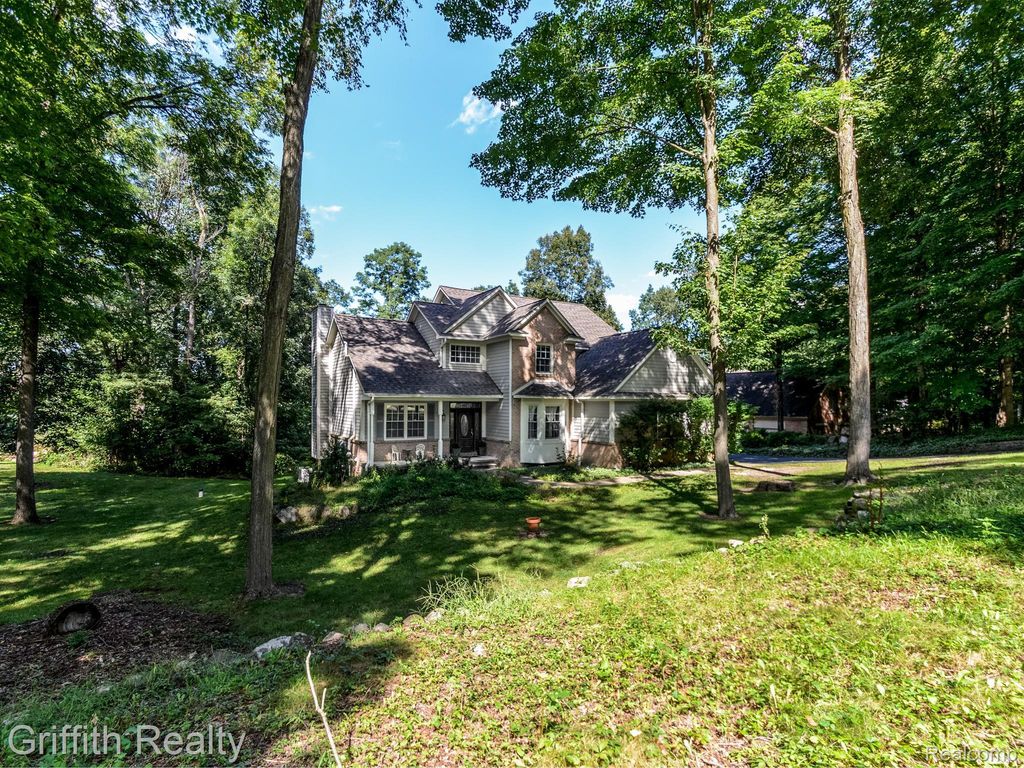 10183 Silver Lake Road, Brighton