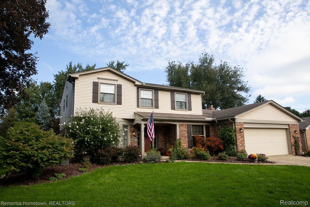 45870 Turtlehead Drive, Plymouth