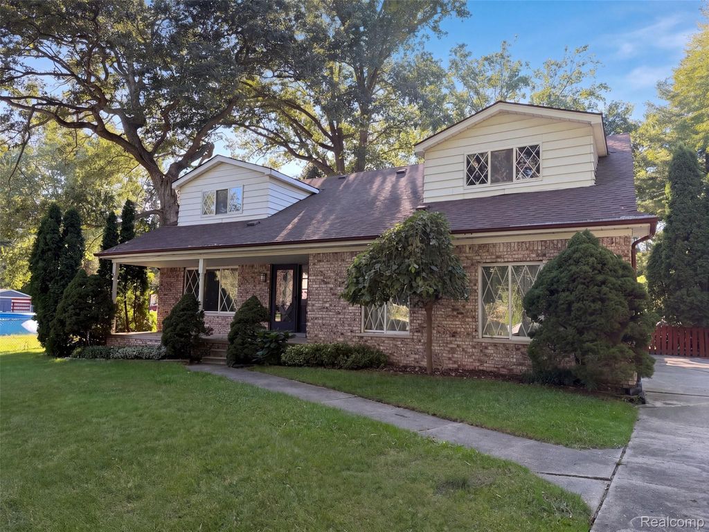 38651 Chartier Street, Harrison Township