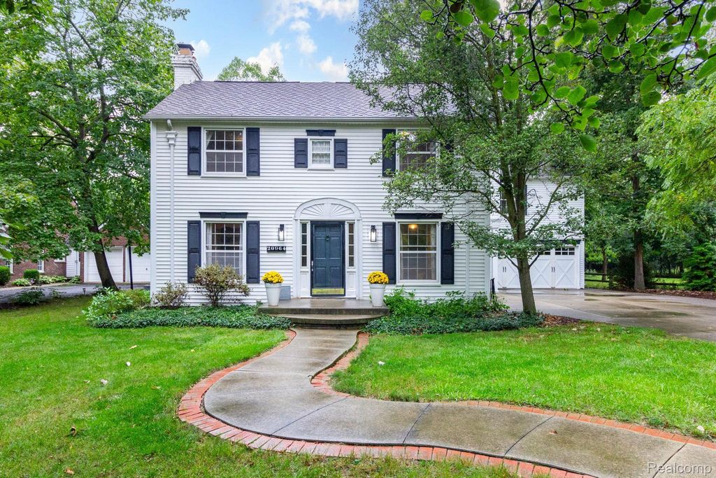 20964 Thorofare Road, Grosse Ile