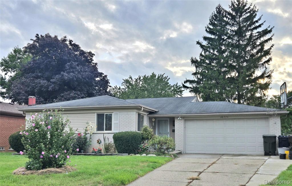 38775 Littlefield Drive, Sterling Heights