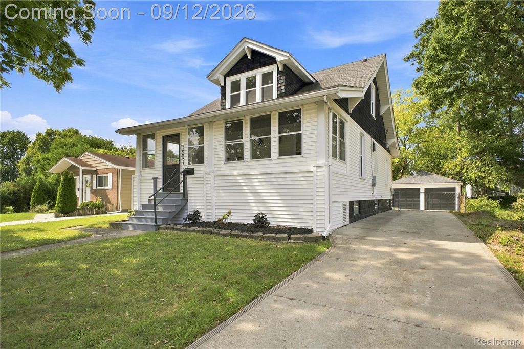 26657 Parkington Street, Roseville