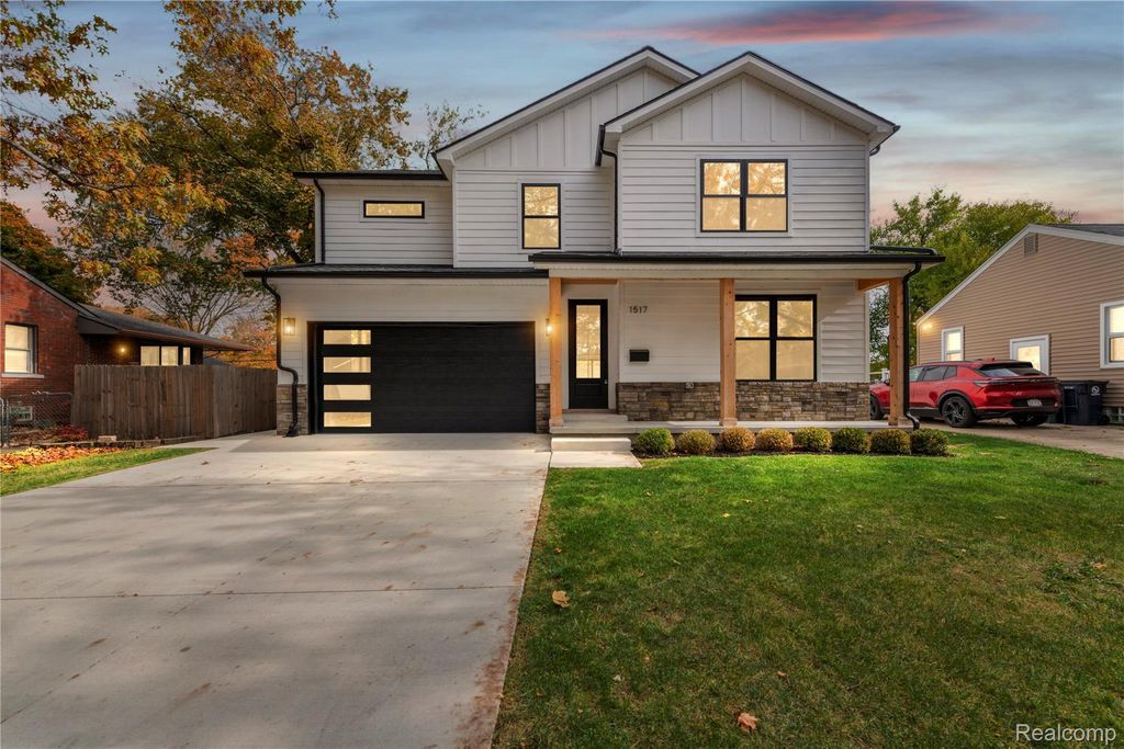 1517 Mclean Avenue, Royal Oak