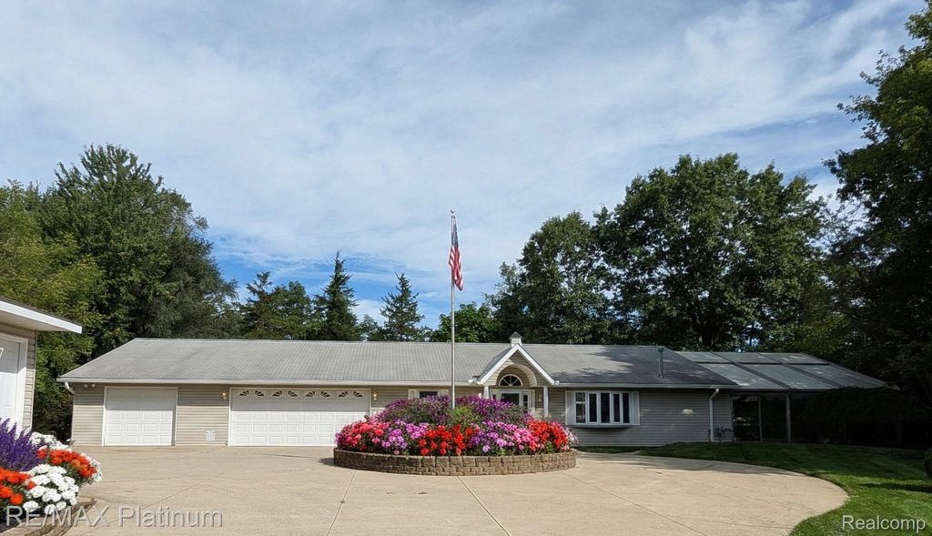 4254 W Highland Road, Highland