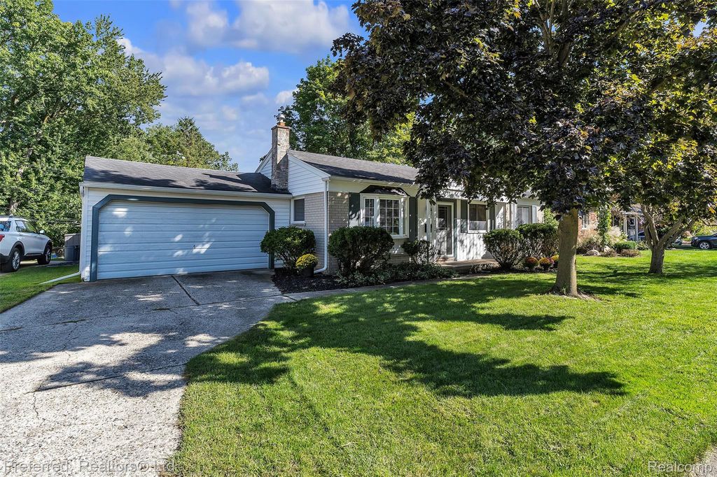 972 Allen Drive, Northville