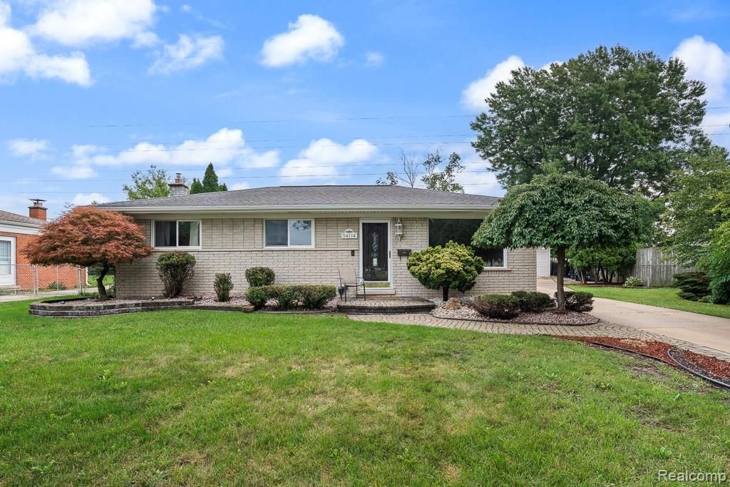 34114 Preston Drive, Sterling Heights