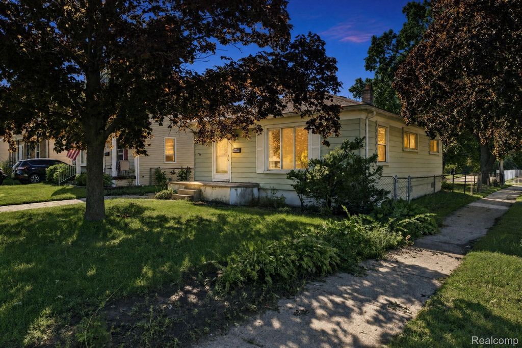 531 Highland Avenue, Clawson