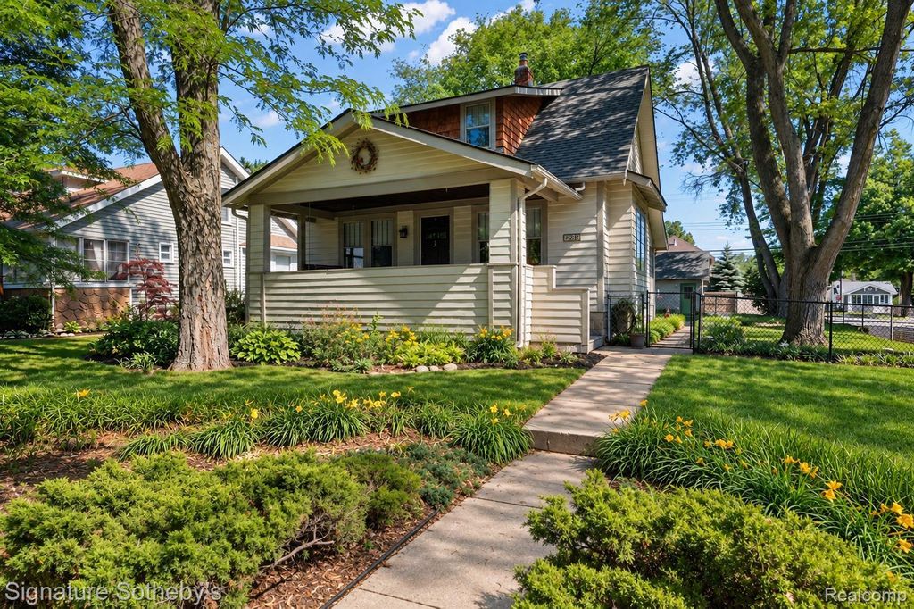 233 E Farnum Avenue, Royal Oak