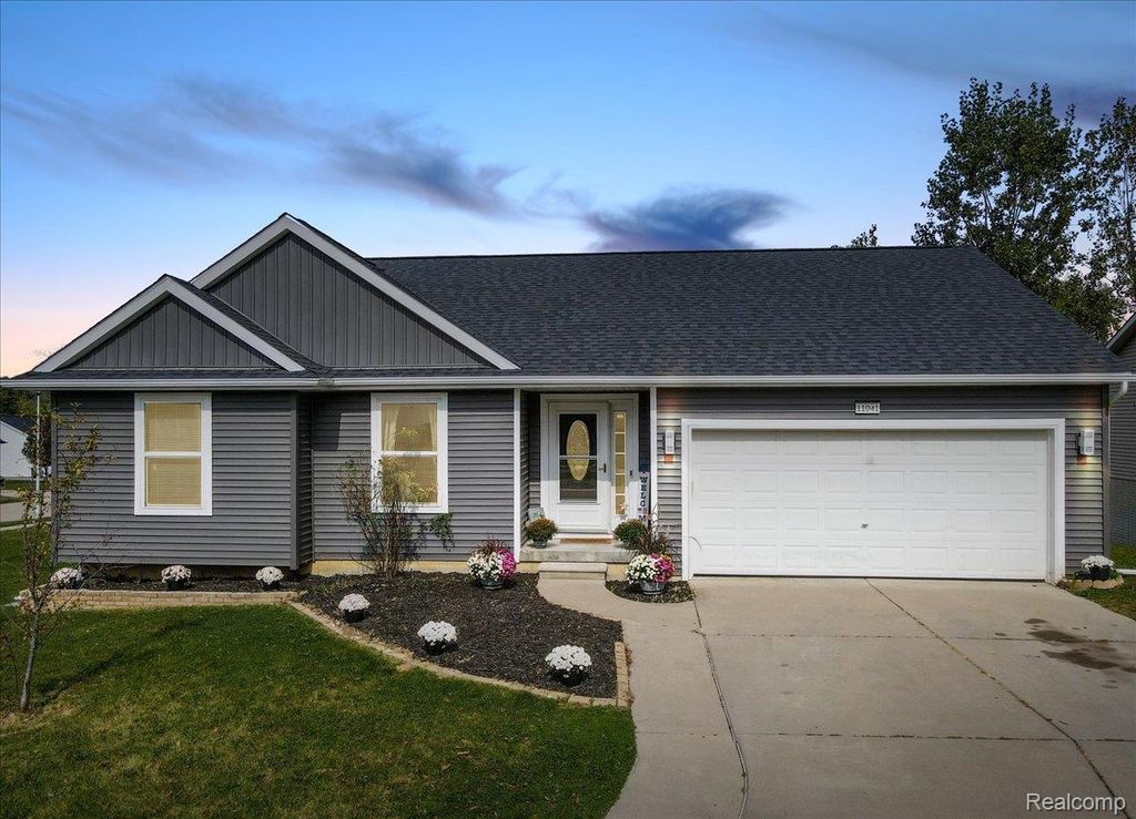 11041 Legacy Lane, Davison