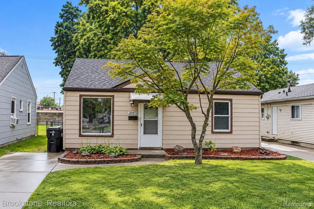 20471 Negaunee, Redford charter township