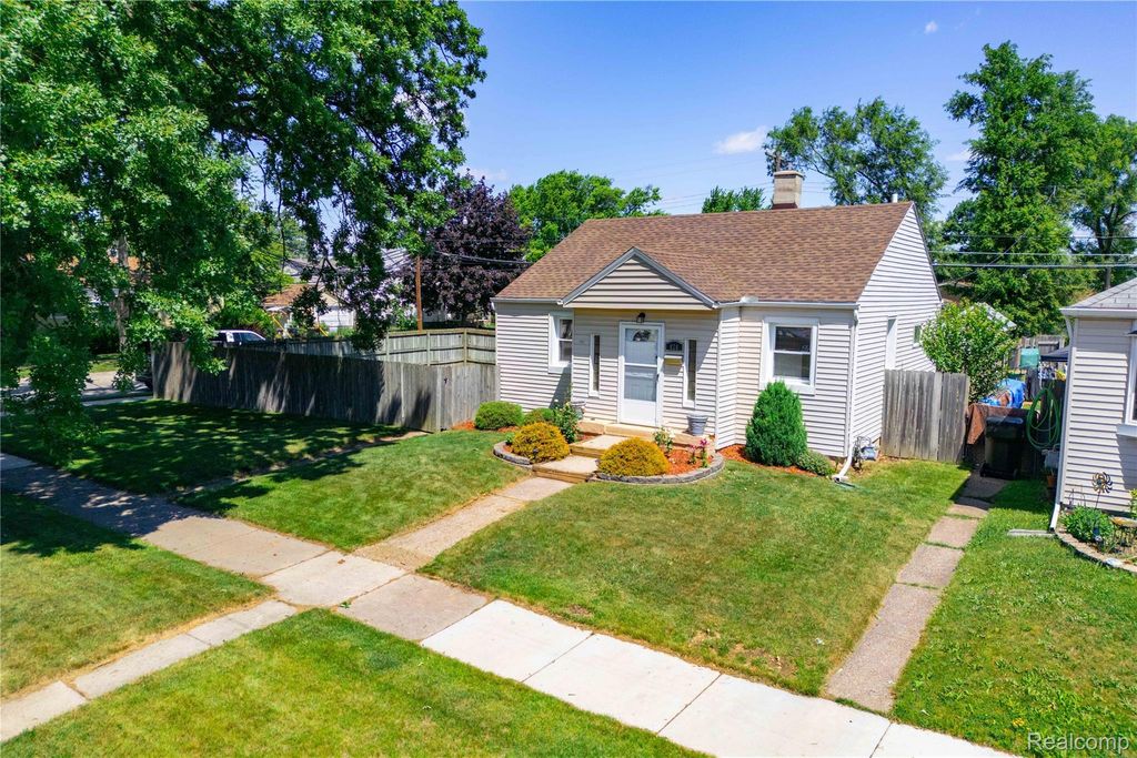 826 Goddard Street, Wyandotte