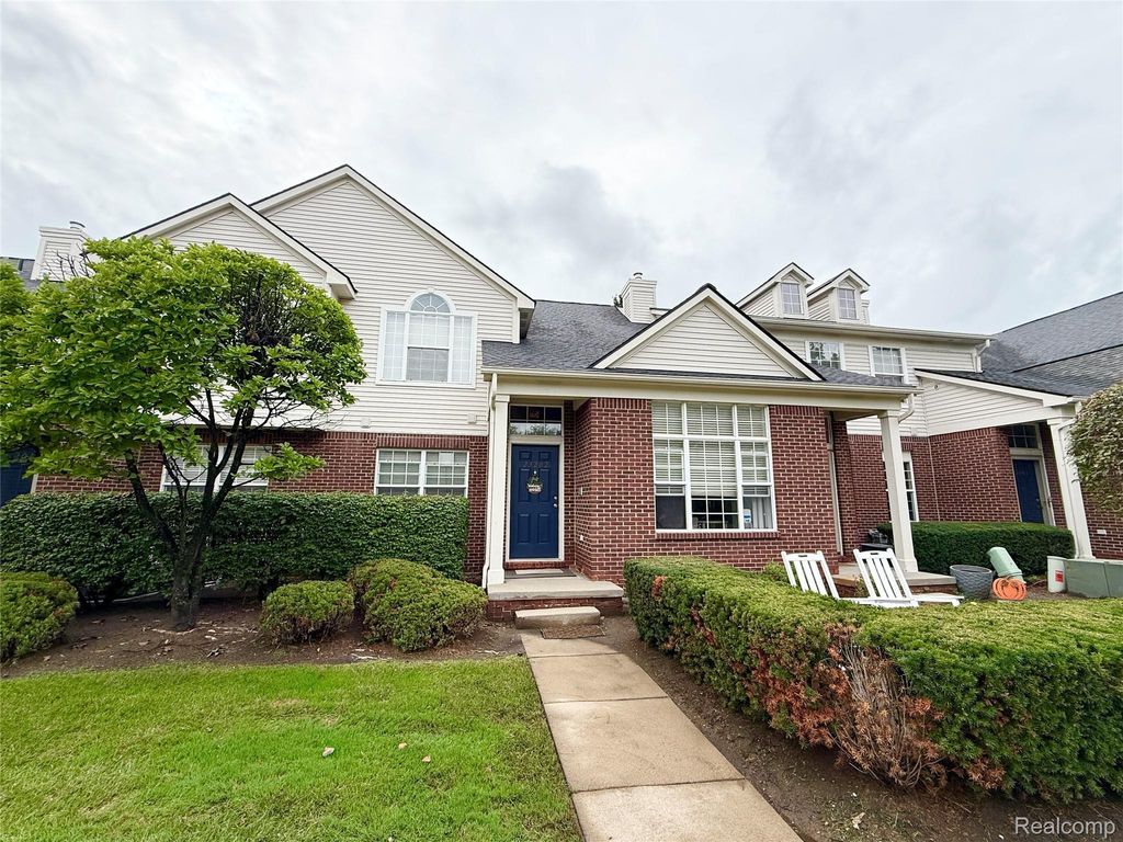 23202 Alexa Drive, Commerce Twp
