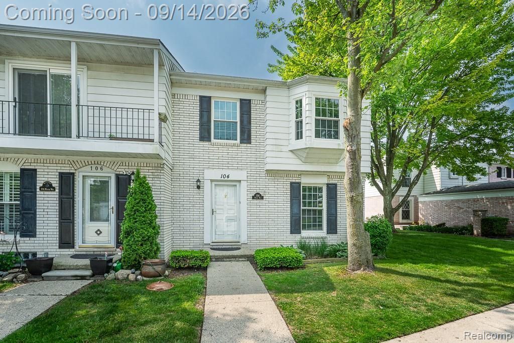 104 Manor Way, Rochester Hills