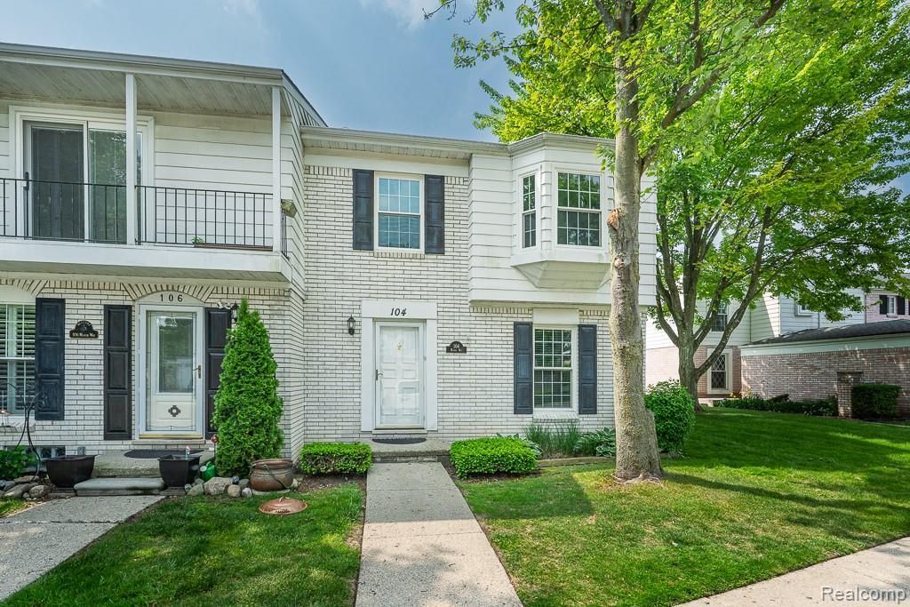 104 Manor Way, Rochester Hills