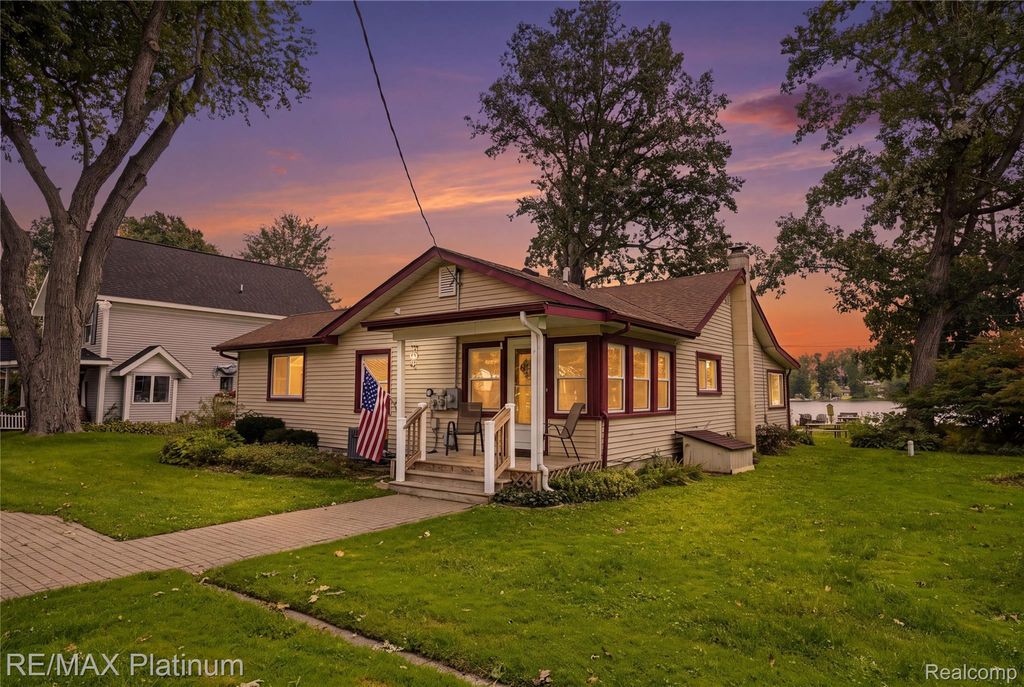 1186 Chemung Drive, Howell