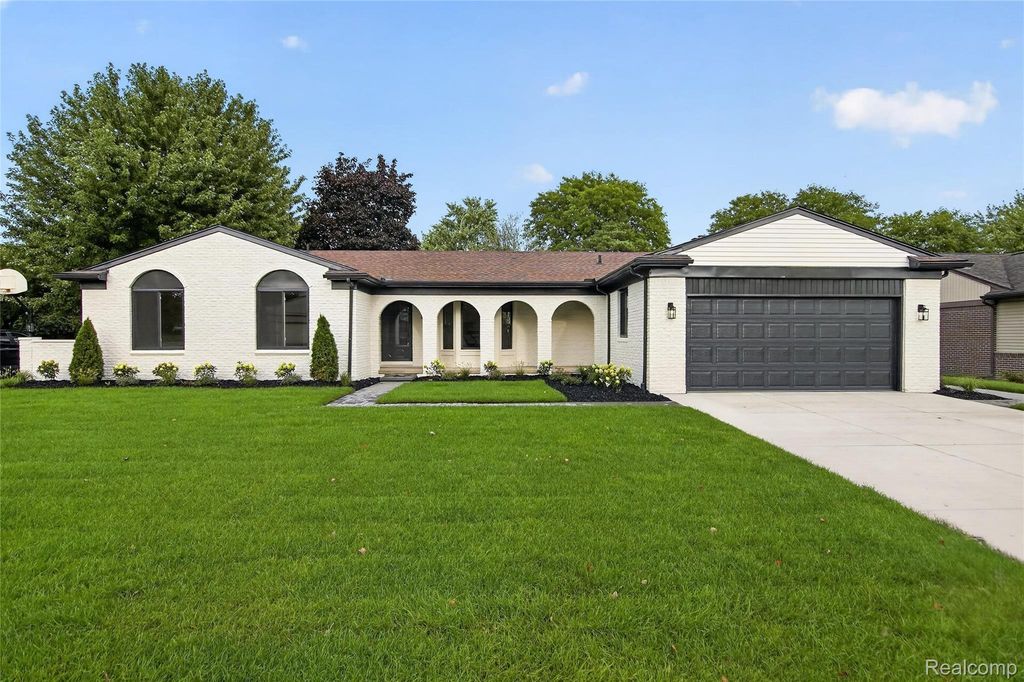 11136 Bellwood Drive, Plymouth
