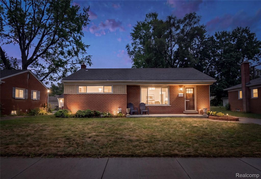 28935 Minton Street, Livonia