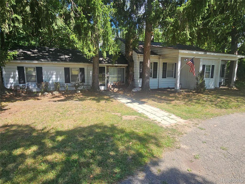 23820 Lee Baker Drive, Southfield