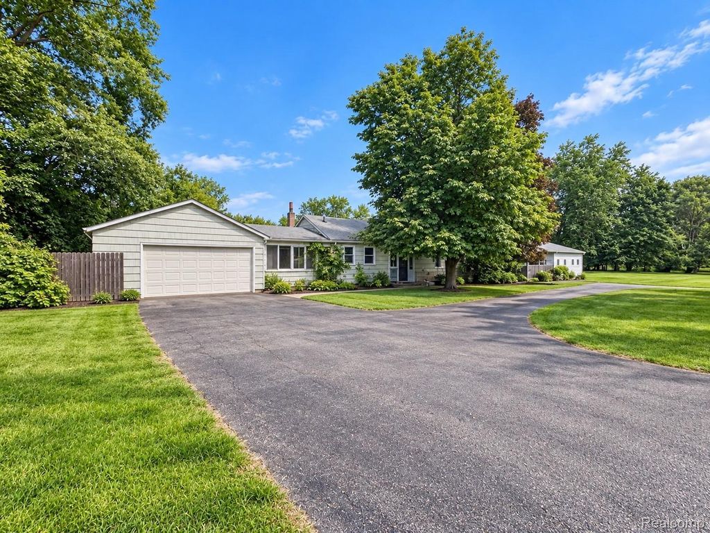 47840 Ford Road, Canton