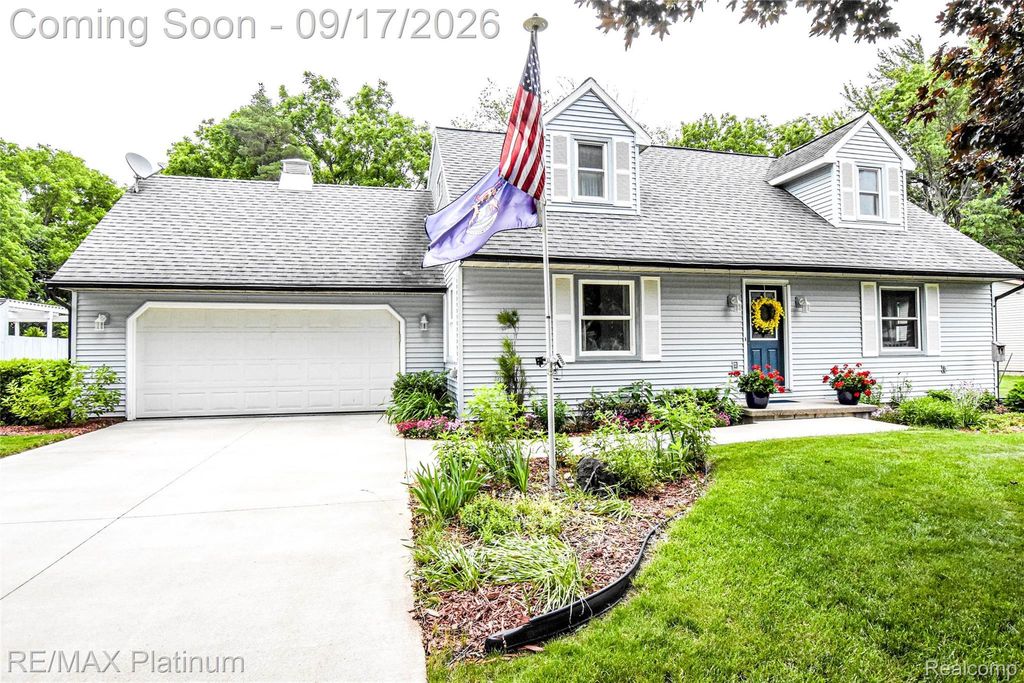 1820 Schoolcraft Street, Holt