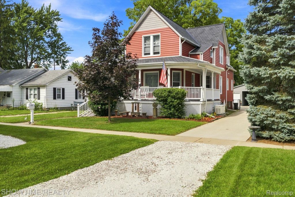 1513 Saint Clair Boulevard, Algonac