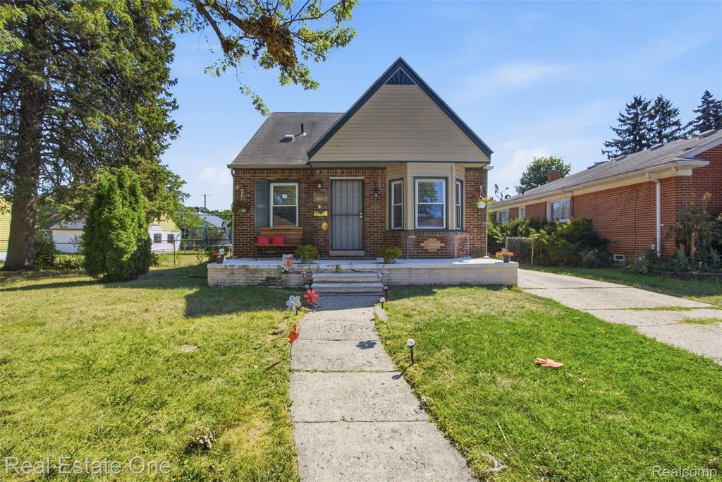 6684 Rockdale Street, Dearborn Heights