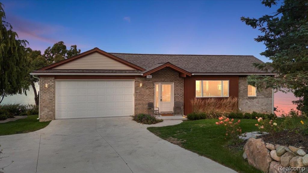 7560 Maceday Lake Road, Waterford
