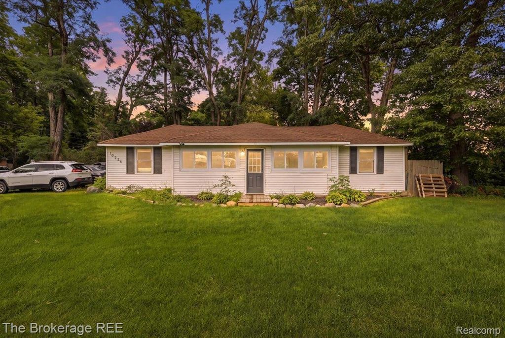 10556 Silver Lake Road, Byron