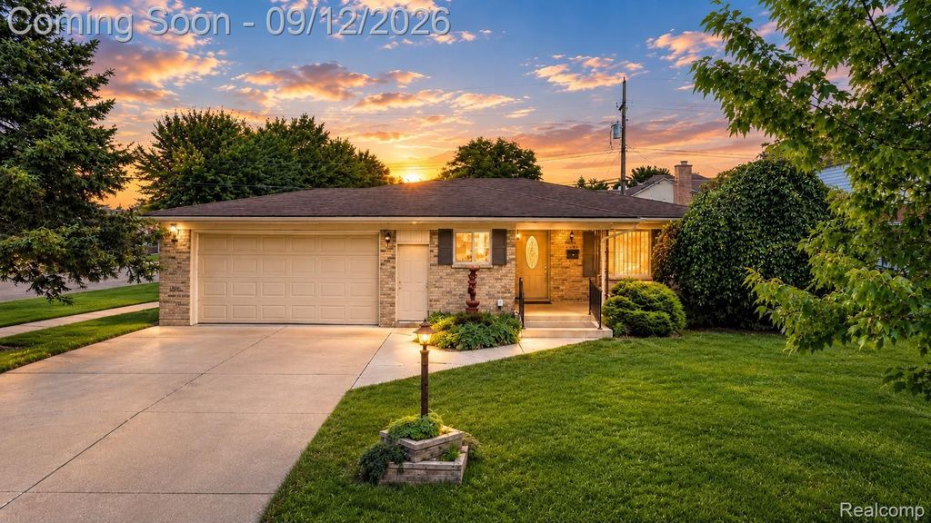 34398 Greentrees Road, Sterling Heights