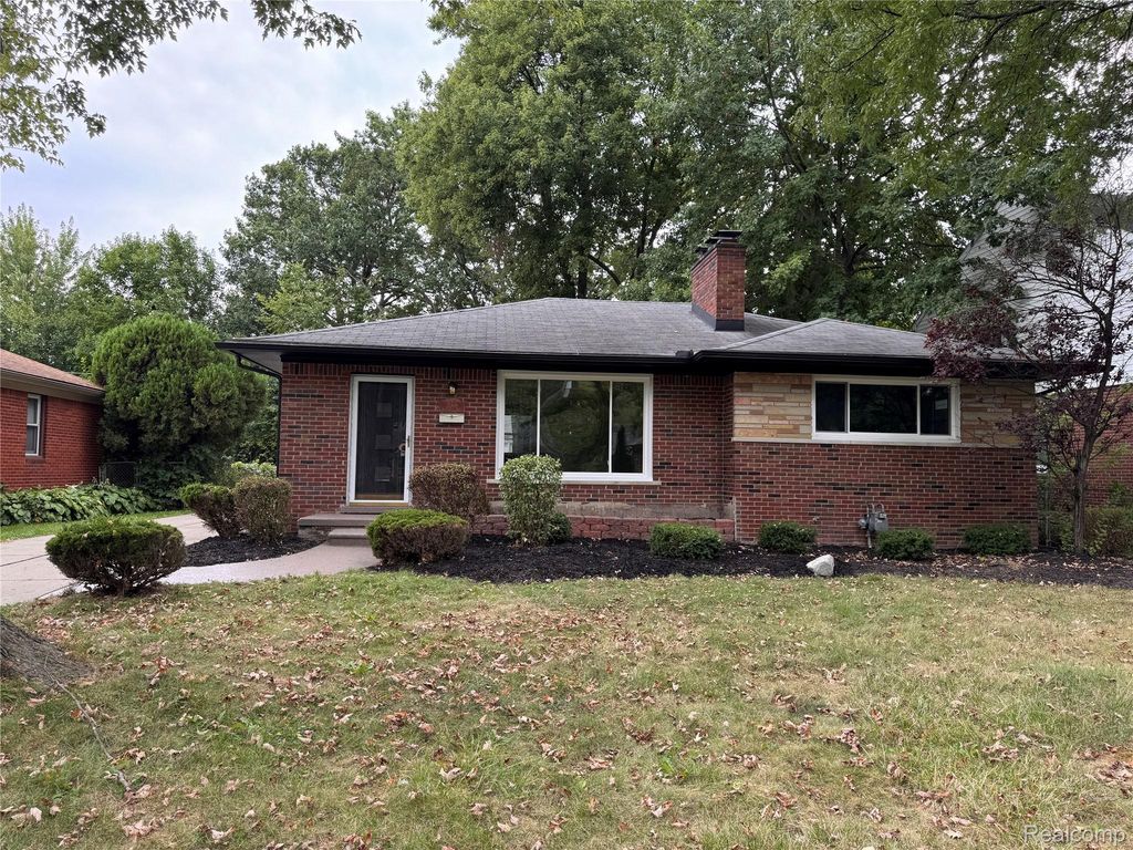 20618 Woodside Street, Harper Woods