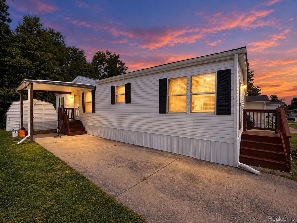 24654 Deer Creek Drive, Flat Rock