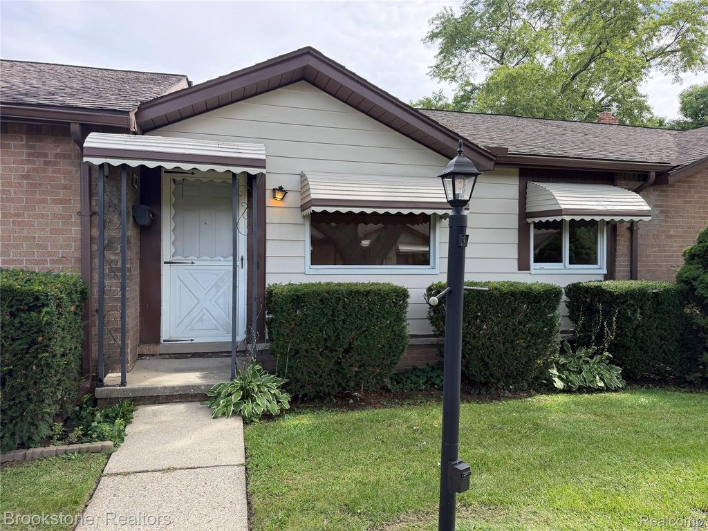 8401 18 Mile Road 241, Sterling Heights