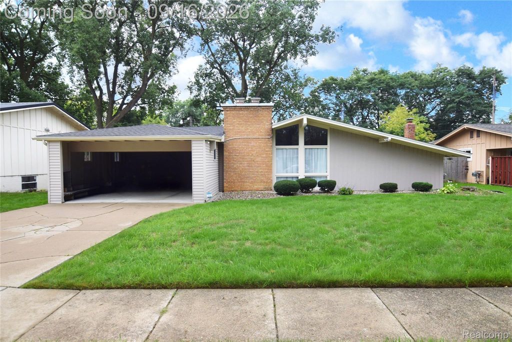 1829 Windsor Lane, Flint