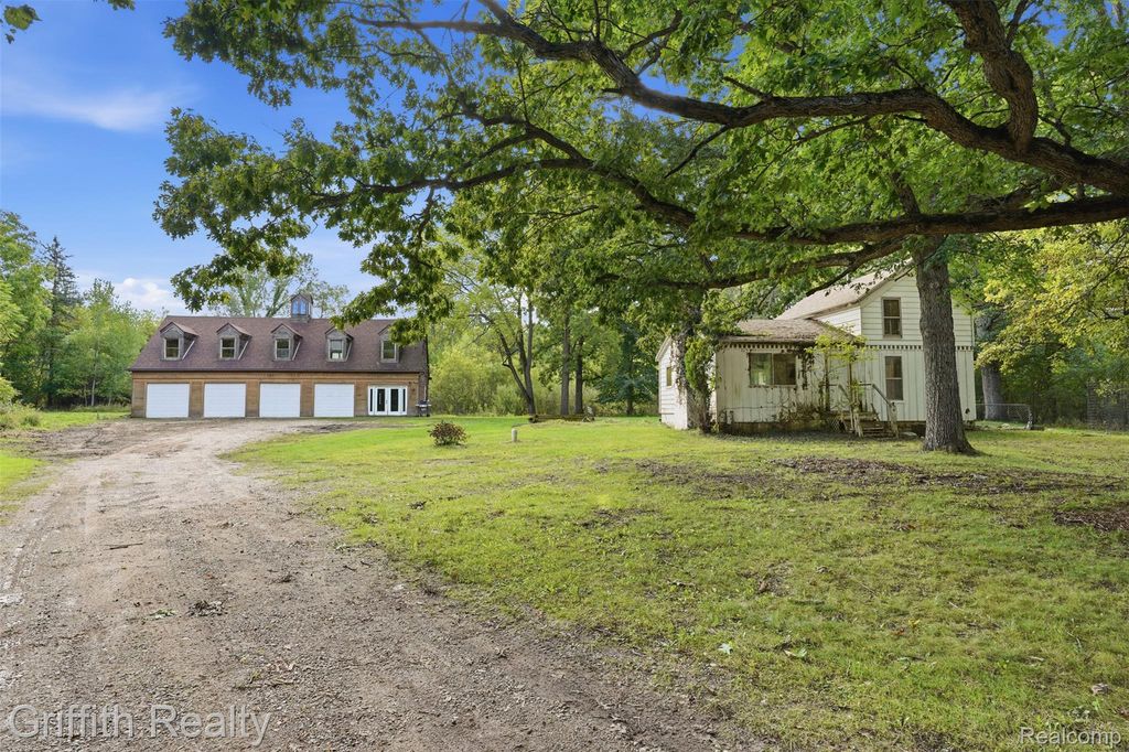 12300 Holtforth Road, Hartland township