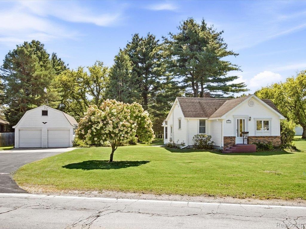 4369 Atkins Road, Port Huron