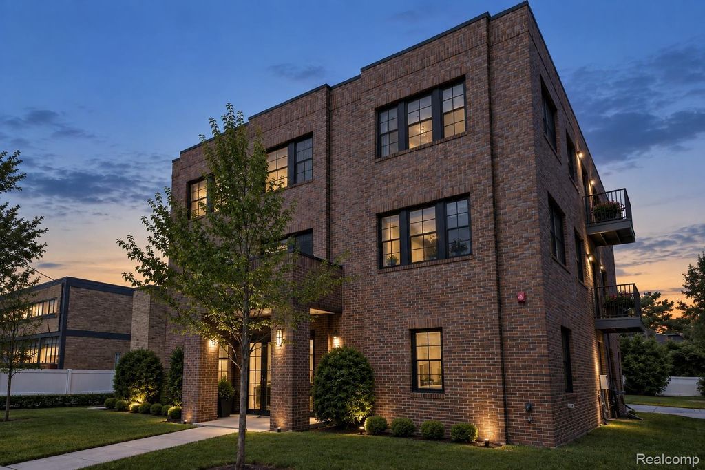 932 W 11 Mile Road, Royal Oak