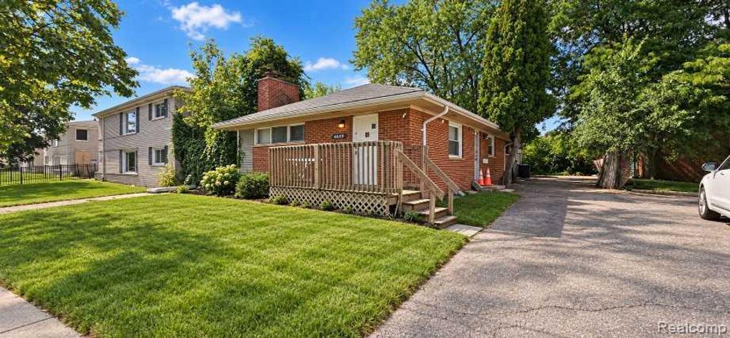 14859 Greenfield Road, Detroit