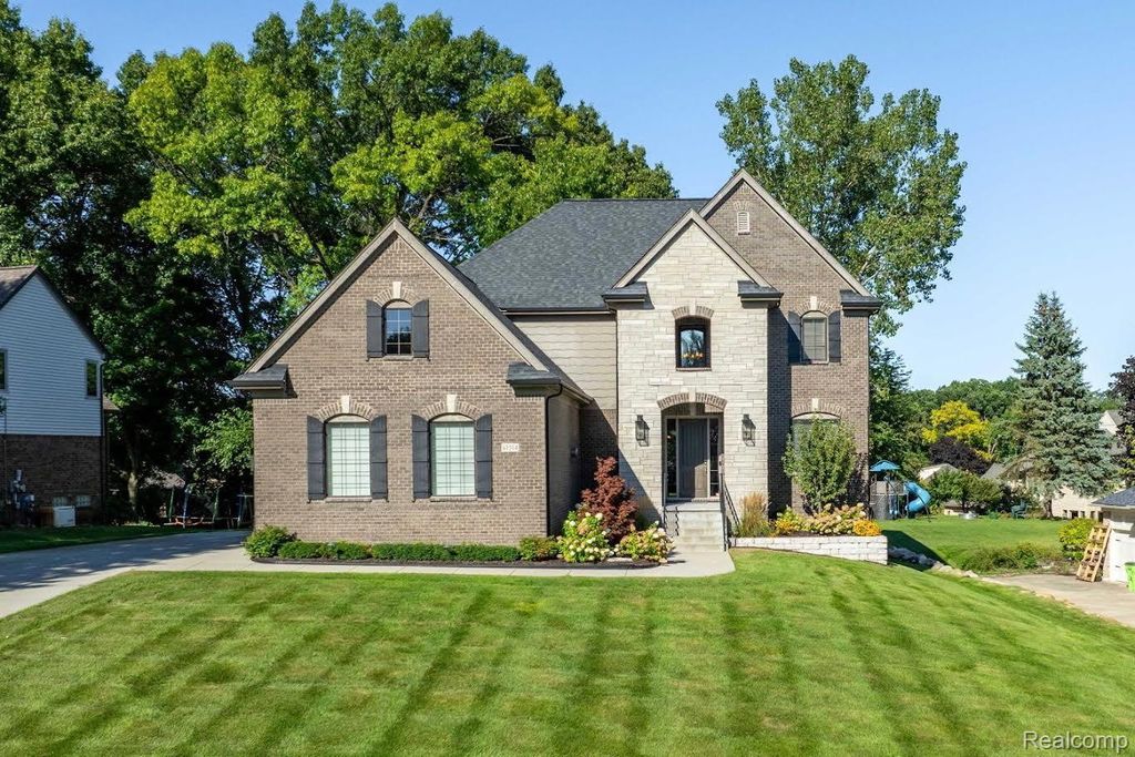 61314 Miriam Drive, Washington