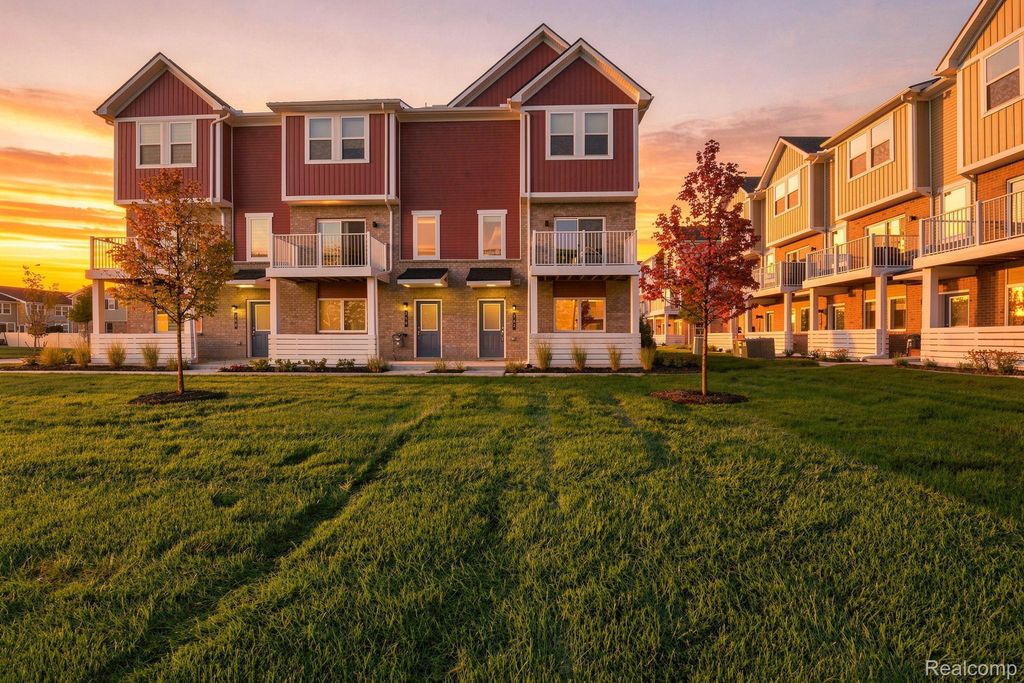 762 Huntley Lane, Troy