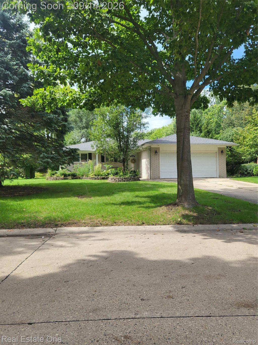 6039 Walker Drive, Troy