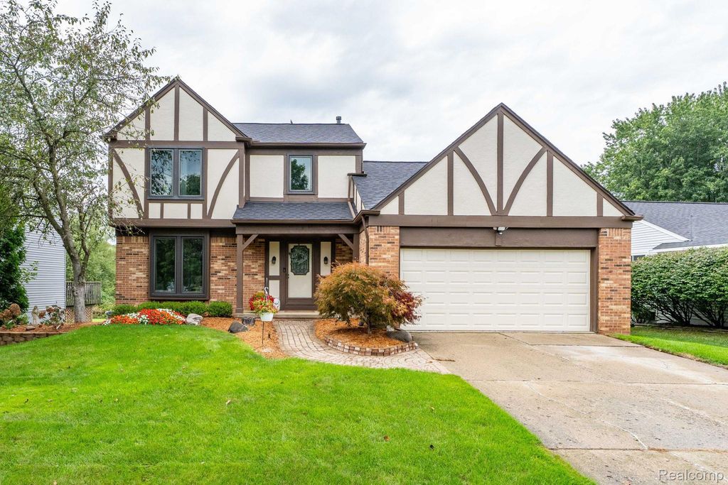 984 Coach House Lane, Waterford