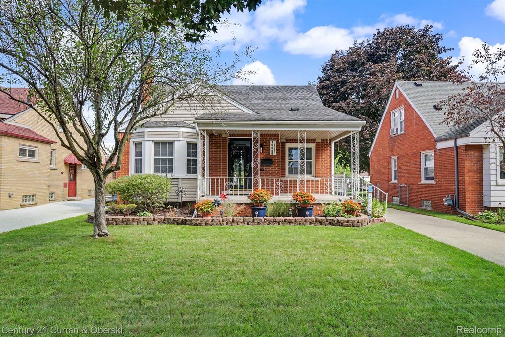15606 Hanover Avenue, Allen Park