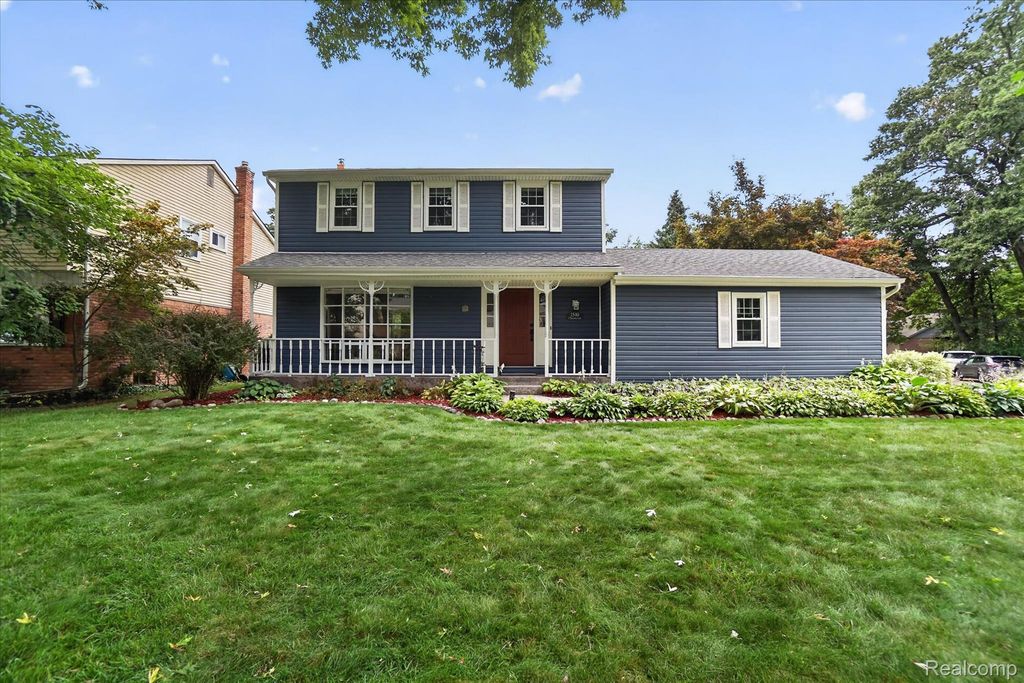1540 Chanticlair Circle, Wixom