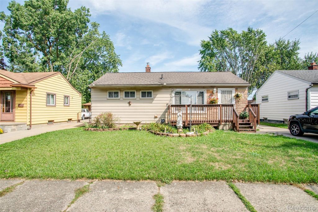 26260 Bryan Street, Roseville