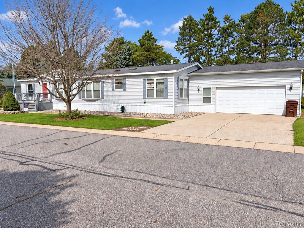 462 Ash Ridge, Mason
