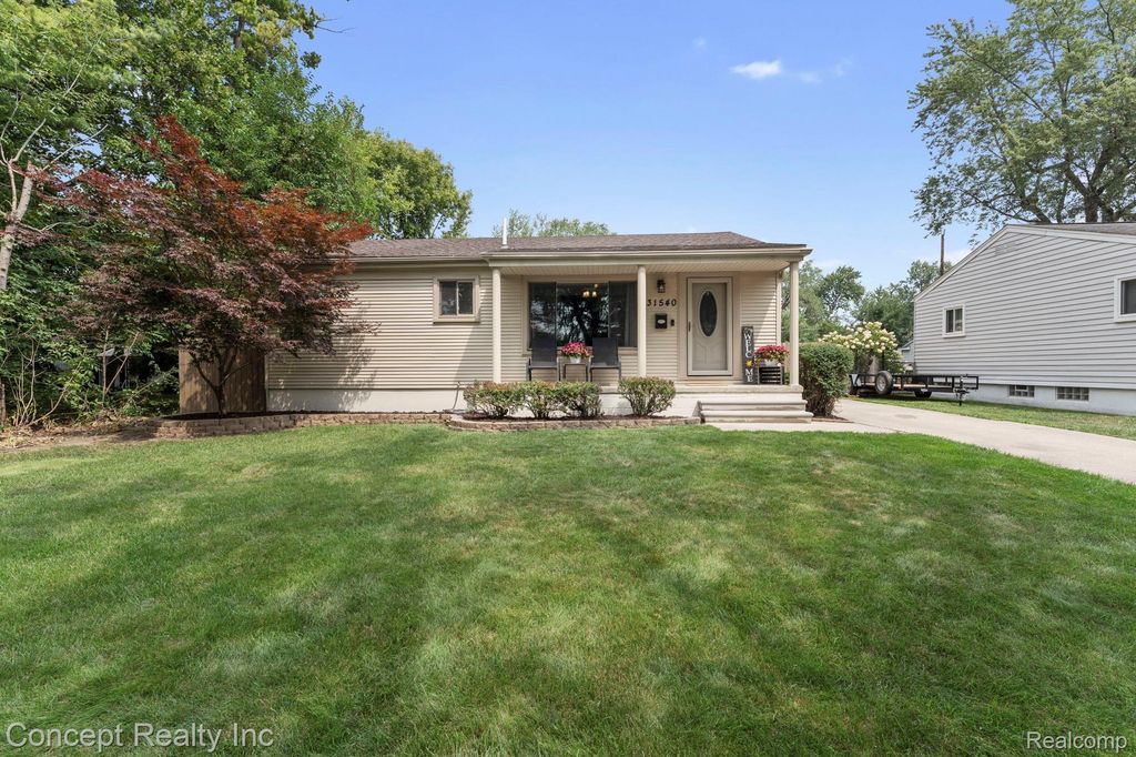 31540 Hennepin Street, Garden City